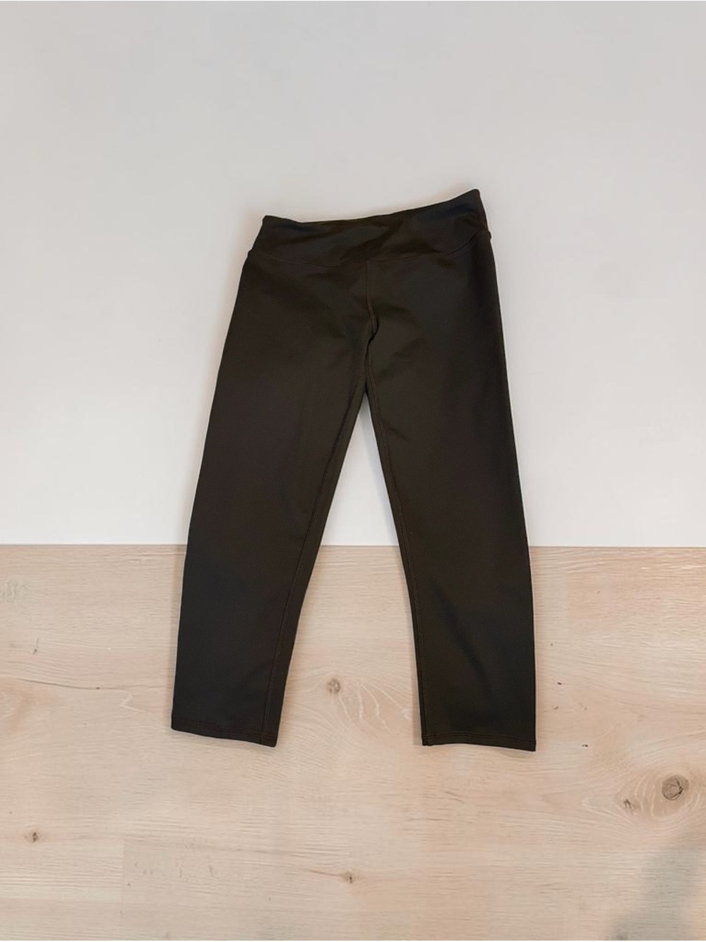 Fabletics women’s capri cropped black yoga leggings xa